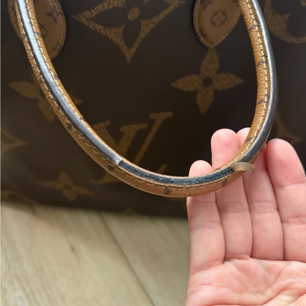 Louis Vuitton Tan Monogram Handbag - Picture 2 of 6